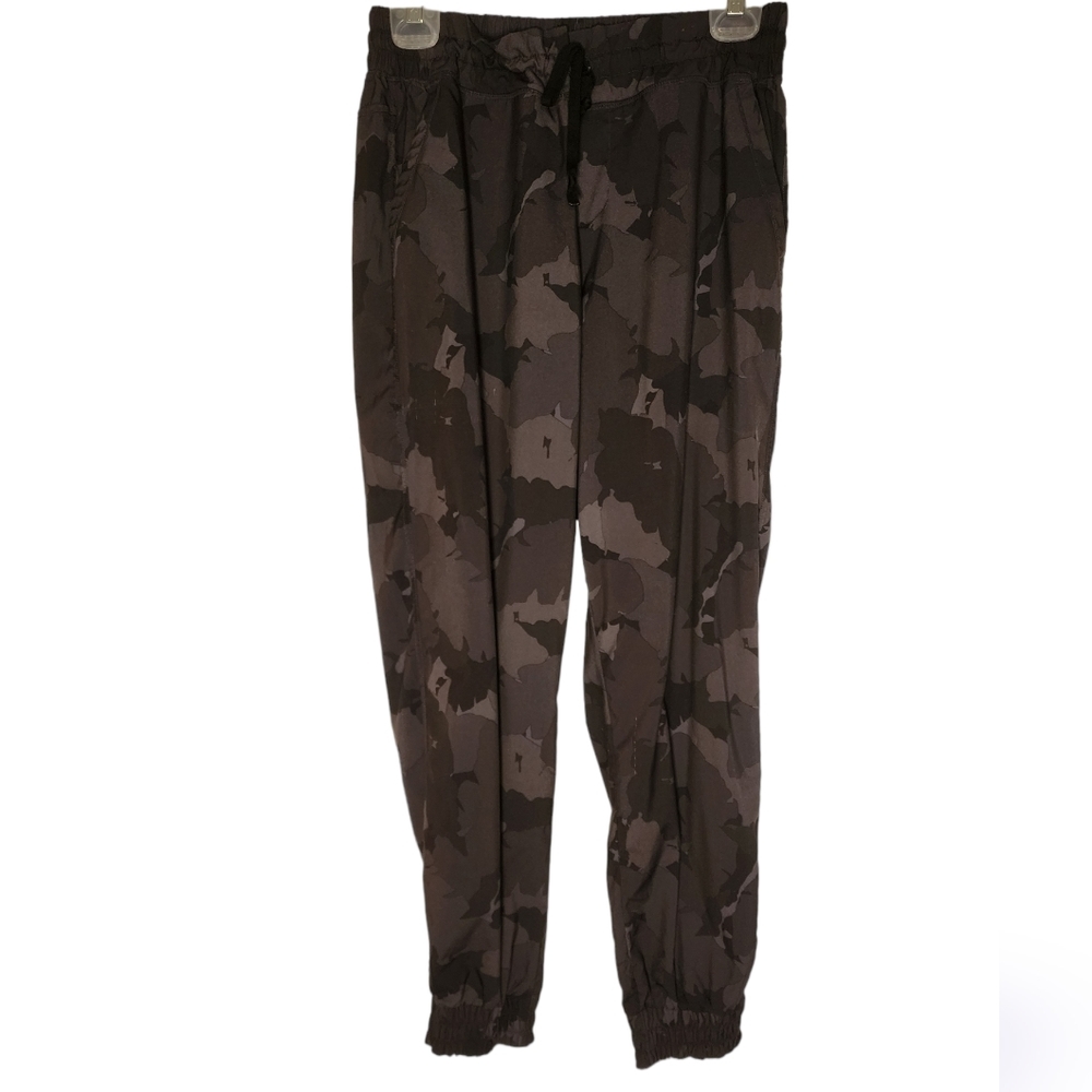 32 Degrees Cool Camouflage Gray jogger pants Elasticized Waist SZ Medium